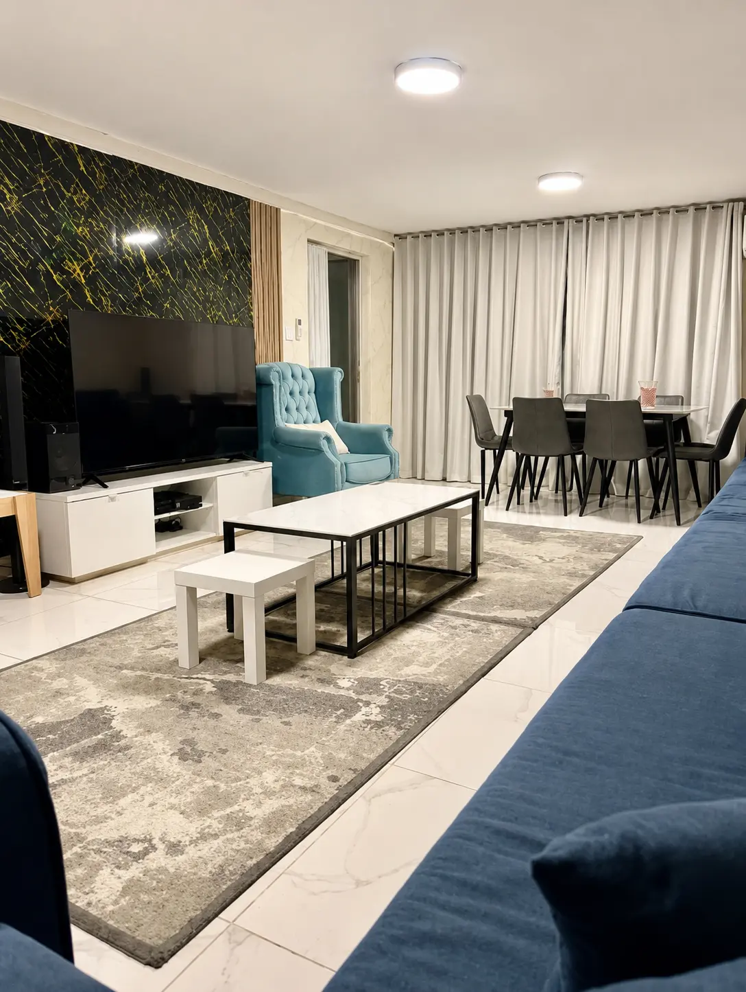Lounge with flat-screen TV